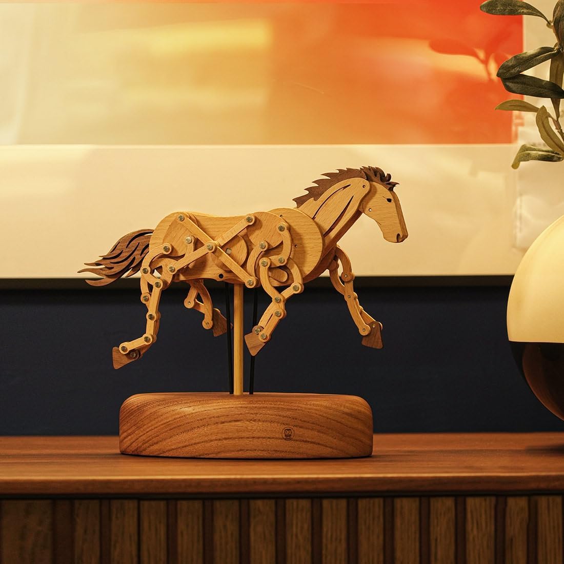Wooden Running Horse Dynamic Model with Moving Mechanism, Handmade Solid Wood Animal Model, Kinetic Mechanical Wooden Art, Relaxing Desk & Shelf Decor for Bedroom & Office