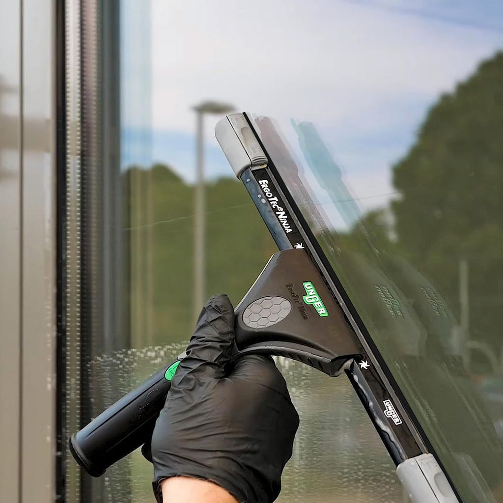 Unger Commercial ErgoTec Advanced Window Cleaning Ninja Kit 4-in-1 – Squeegee, Scrubber, Tool Holder, Microfiber Cloth – Professional Indoor/Outdoor Window Cleaning Equipment, WNK12