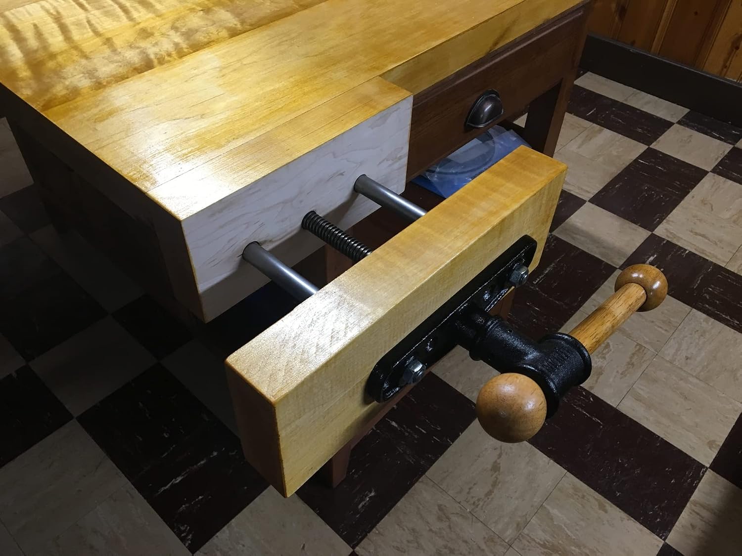Rockler Quick Release Front Vise – 9' Woodworking Vise Dual Guide Rods Eliminate Racking – Easy to Operate Wood Vise for Home, Studios, Teaching Equipment - Bench Vise Woodworking