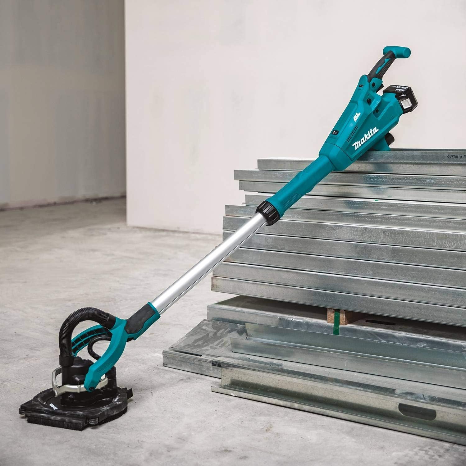 Makita XLS01T 18V LXT® Lithium-Ion Brushless Cordless 9' Drywall Sander Kit, AWS™ Capable (5.0Ah)