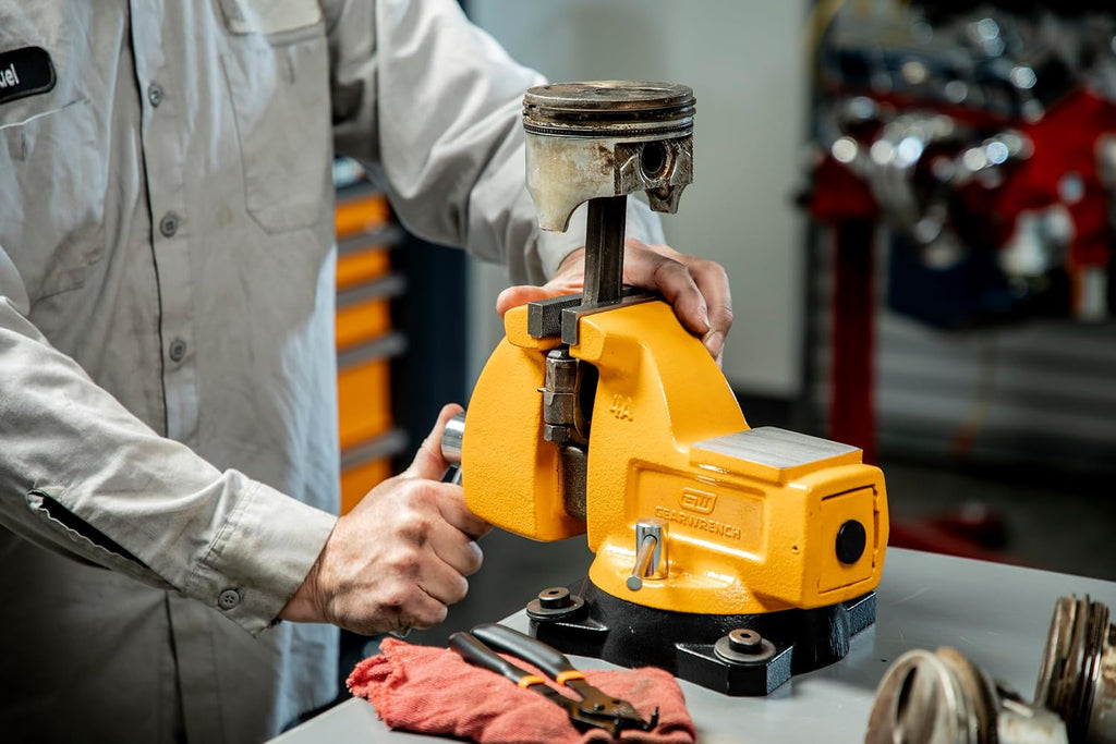 GEARWRENCH 4' Mechanic's Bench Vise with Anvil | GWBVA4