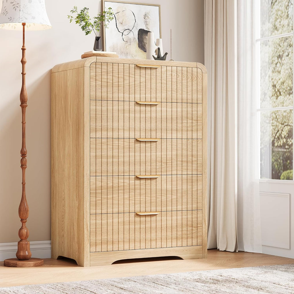Jocoevol Fluted 5 Drawer Dresser, 43' Tall Dresser Chest of Drawers Curved Profile Design, Wood Mid Century Vertical Dresser Natural Texture for Bedroom, Natural Oak Dresser