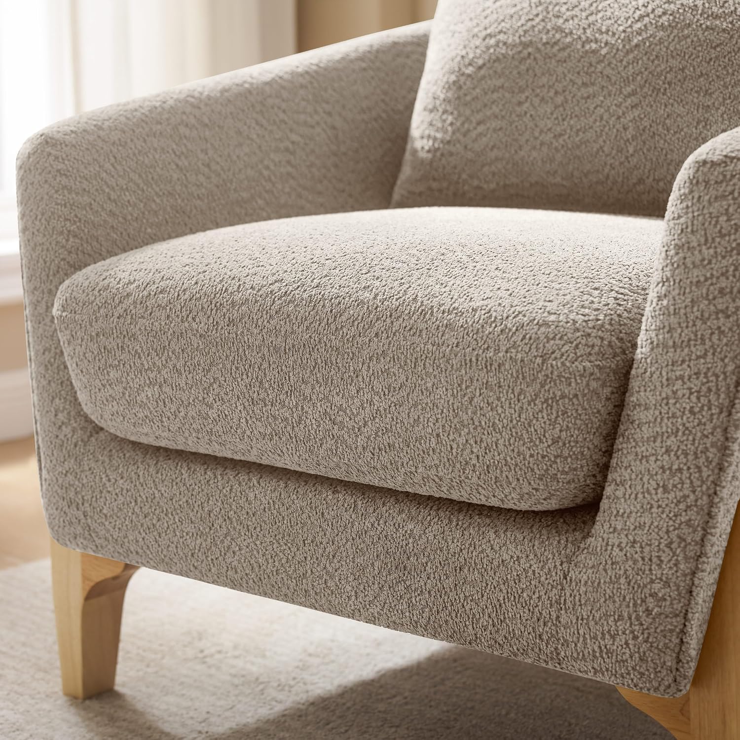 VANOMi 32' Living Room Chairs, Comfy Chair for Bedroom with Thick Cushion, Sharpe Arm Chair for Reading, Office, Apartment, Camel
