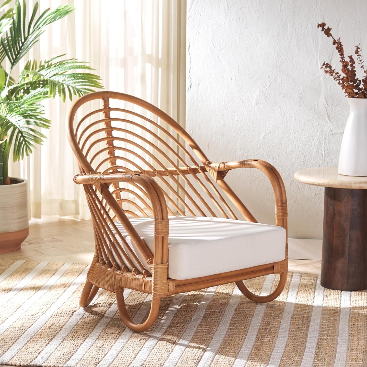 SAFAVIEH Couture Collection Ivybelle Tropical Coastal Natural Rattan/White Linen Cushion Accent Chair (Fully Assembled)