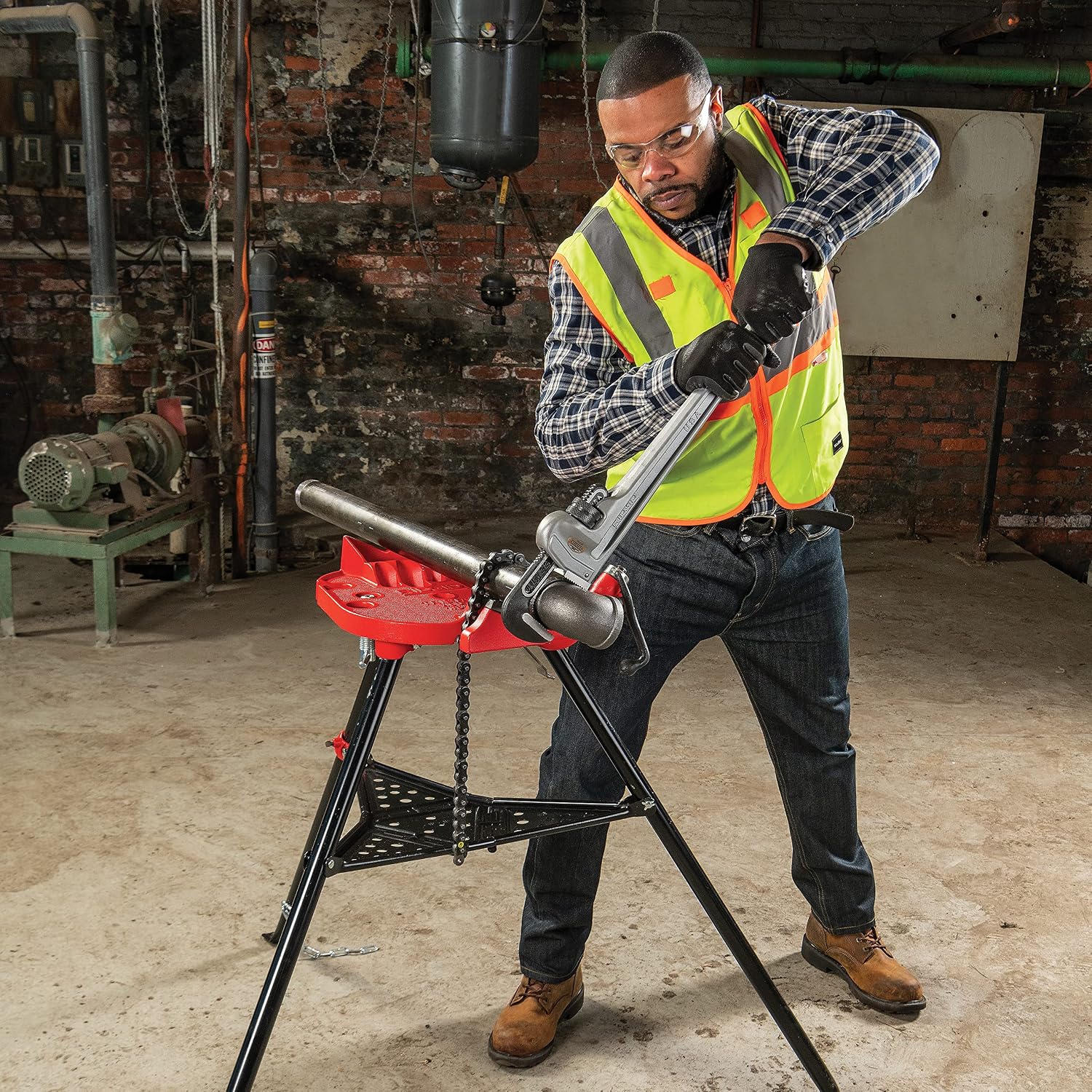Ridgid 36273 Portable Tristand Chain Vise, Red